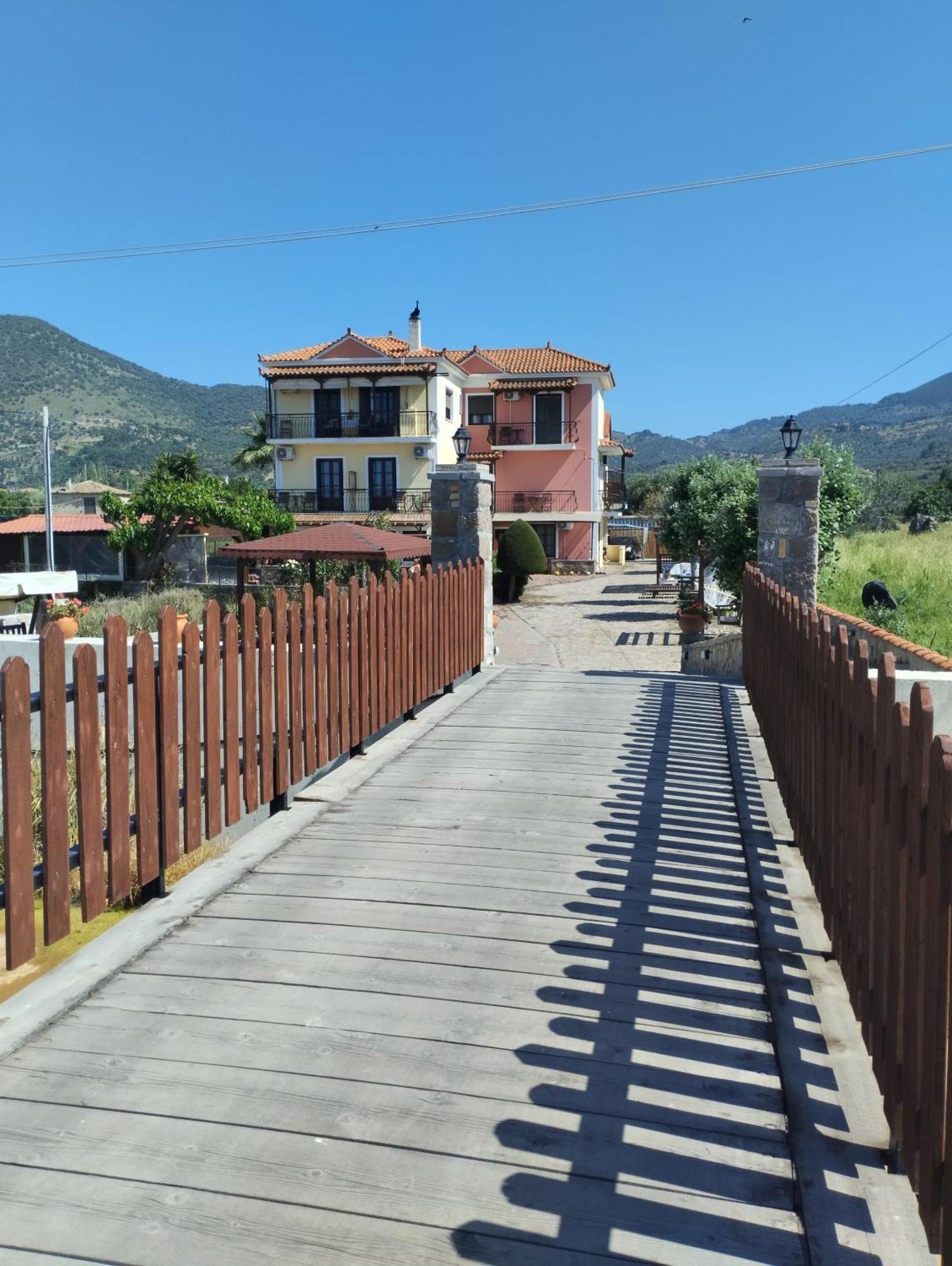 Miramare Ξενοδοχείο Πέτρα Εξωτερικό φωτογραφία